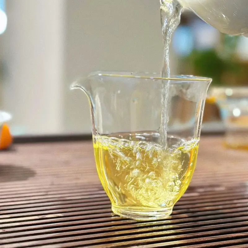 Bánh trà sống Băng Đảo – trà Phổ Nhĩ cổ thụ Vân Nam, hương hoa rừng và mật ong