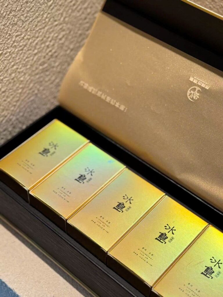 Trà Phổ Nhĩ Băng Đảo lão trại cao cấp dạng viên Long Châu, lá trà cổ thụ tuyển chọn, thể hiện giá trị trà vùng danh tiếng