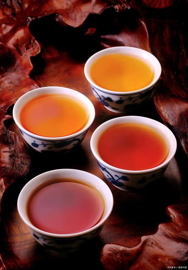 Trà có vị thanh ngọt dễ uống, hương hoa lan, nước trà tươi và đầy, đắng chát tan nhanh, hồi ngọt rõ và kéo dài – cho thấy sức mạnh nền tảng của hệ sinh thái  Phổ Nhĩ Băng Đảo.